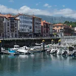 Con Vistas Espectaculares En Llanes, A 8 Min A Pie Del Centro アパート リャネス
